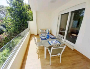 Luxury home near the Beach private parking space